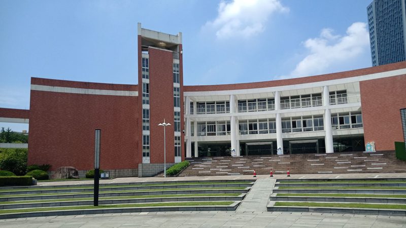 SMT焊盘设计：关键注意事项与优化策略
