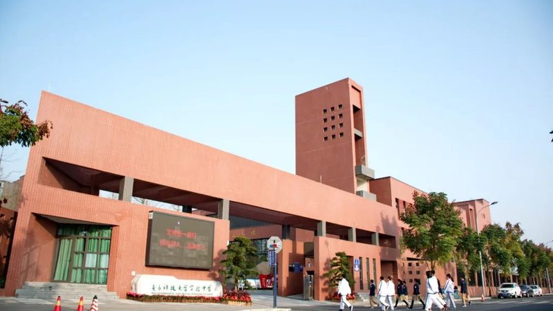 成都电子产品型号参数：揭秘供应商选择的关键要素