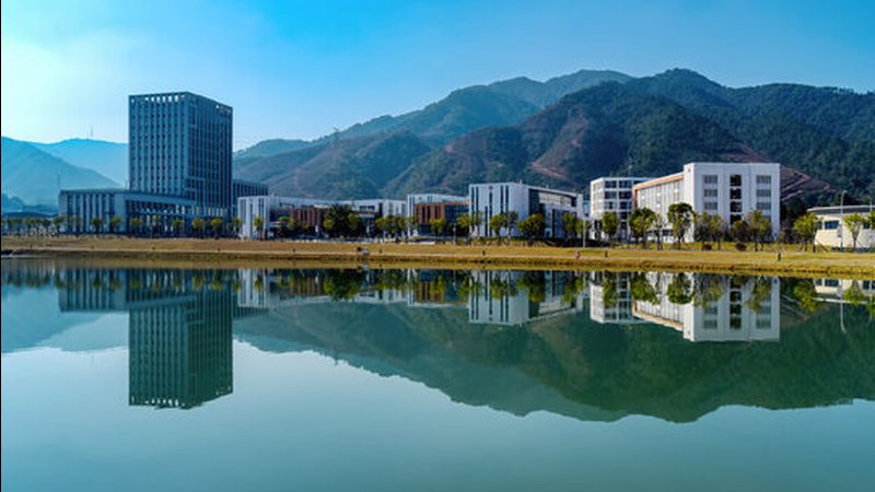 SMT贴片与插件组装成本解析：成本构成与对比分析